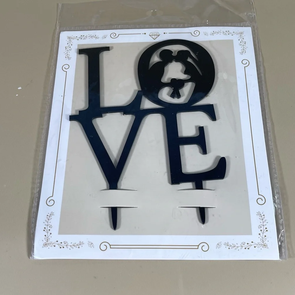NWT Love,Heart, Couple Silhouette Kissing Acrylic Cake Topper